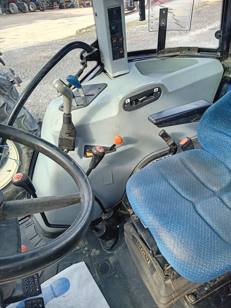 Tracteur NEW HOLLAND TD5.105 - photo slide 5