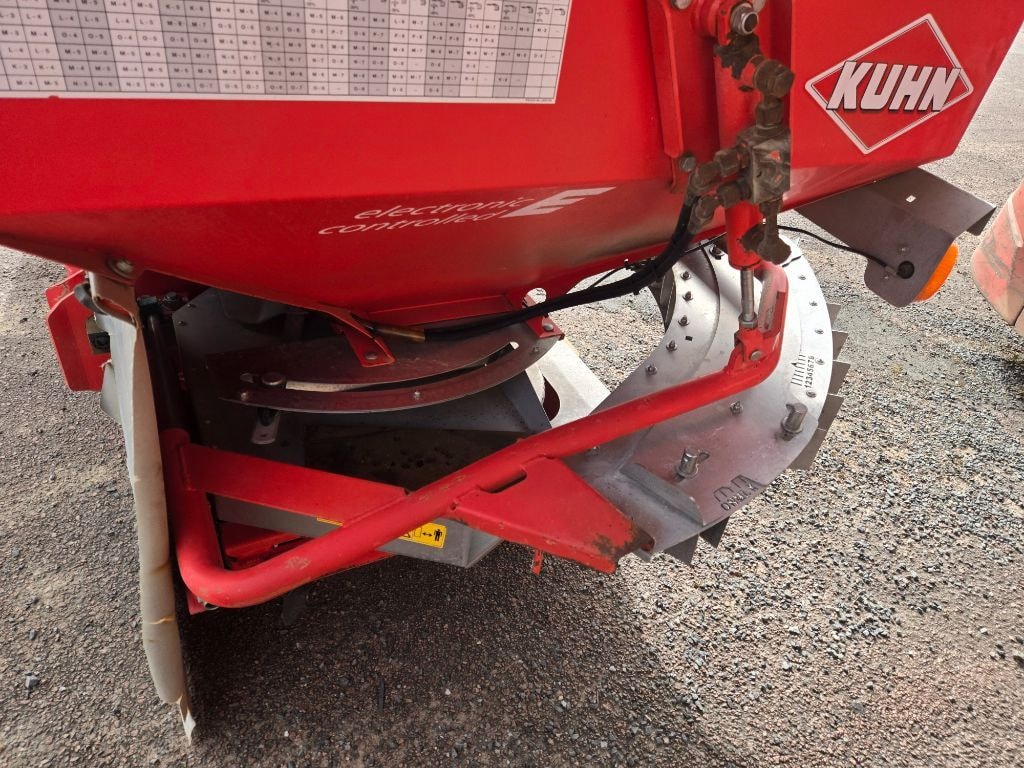 Epandeur engrais KUHN AXERA M/W GLB1400 - photo slide 14