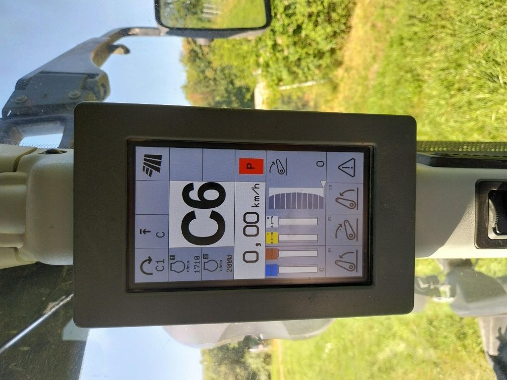 Tracteur CLAAS AXION 840 CIS - photo slide 12
