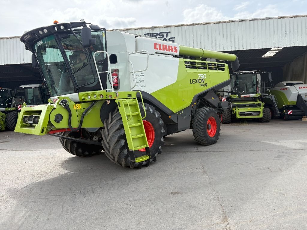 Moissonneuse CLAAS LEXION 750 - photo slide 39