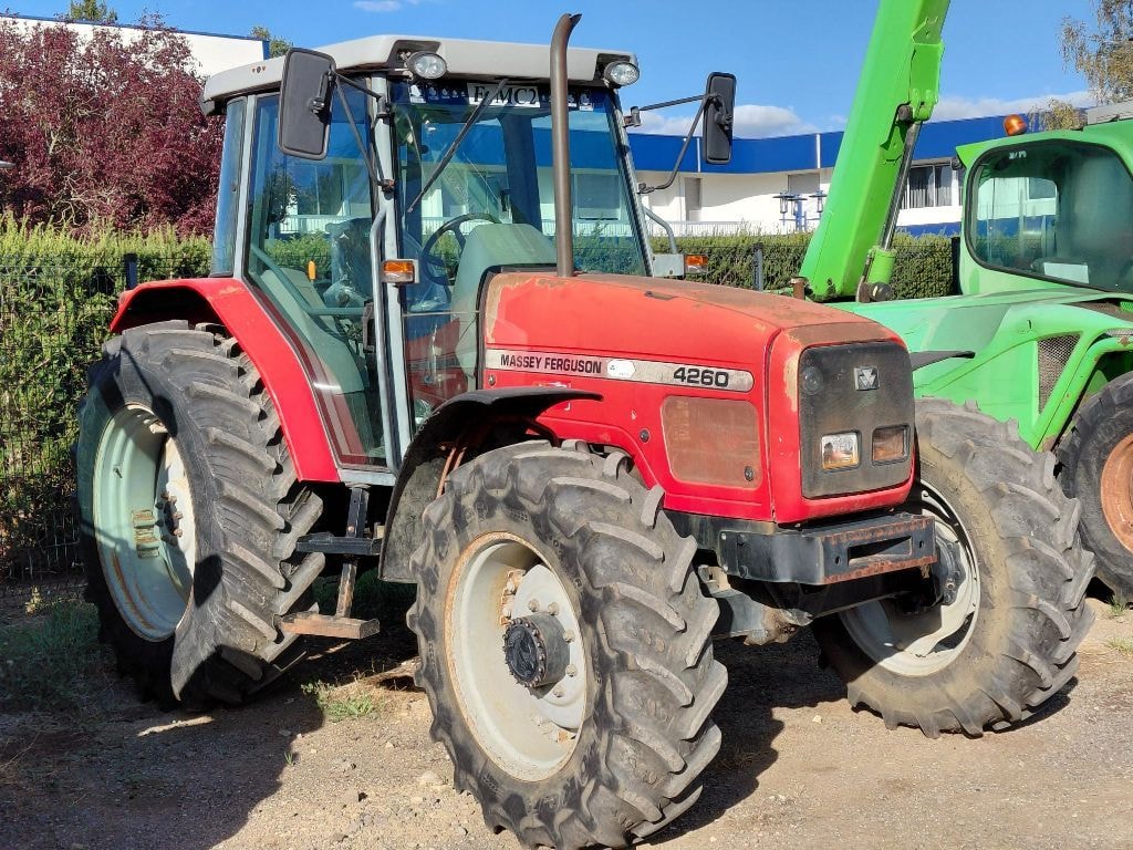 Tracteur MASSEY FERGUSON 4260 - photo slide 3