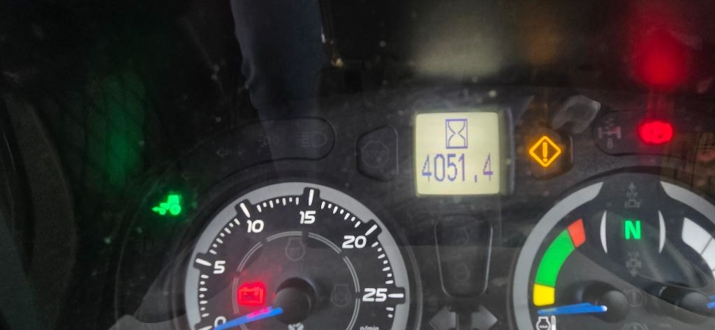 Tracteur chargeur NEW HOLLAND T6.155 - photo slide 8