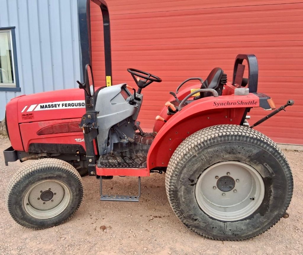 Tracteur MASSEY FERGUSON 1540 - photo slide 4