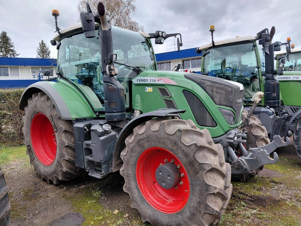 Tracteur FENDT 714 S4 POWER - photo slide 2