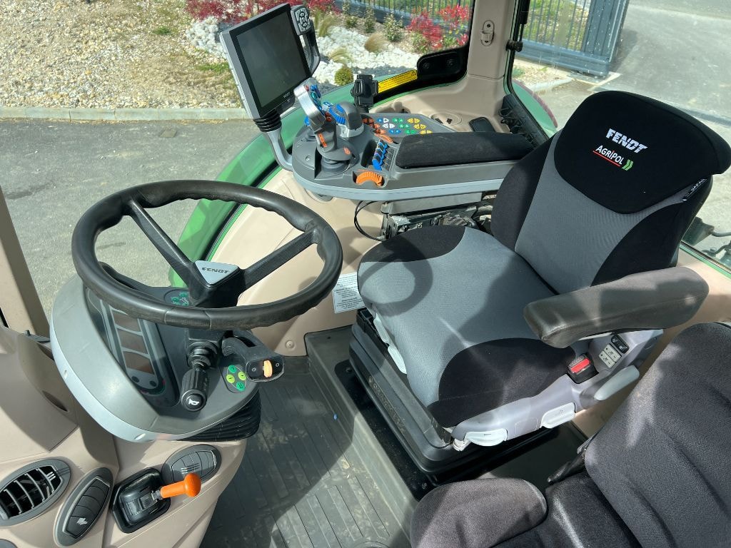 Tracteur FENDT 724 VARIO PROFI + - photo slide 10