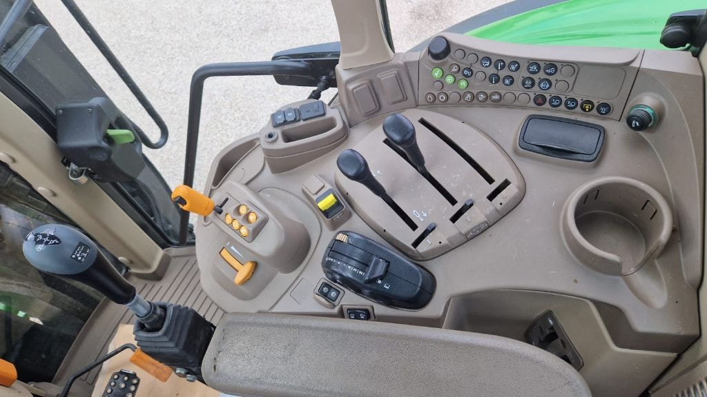 Tracteur chargeur JOHN DEERE 6100M - photo slide 5
