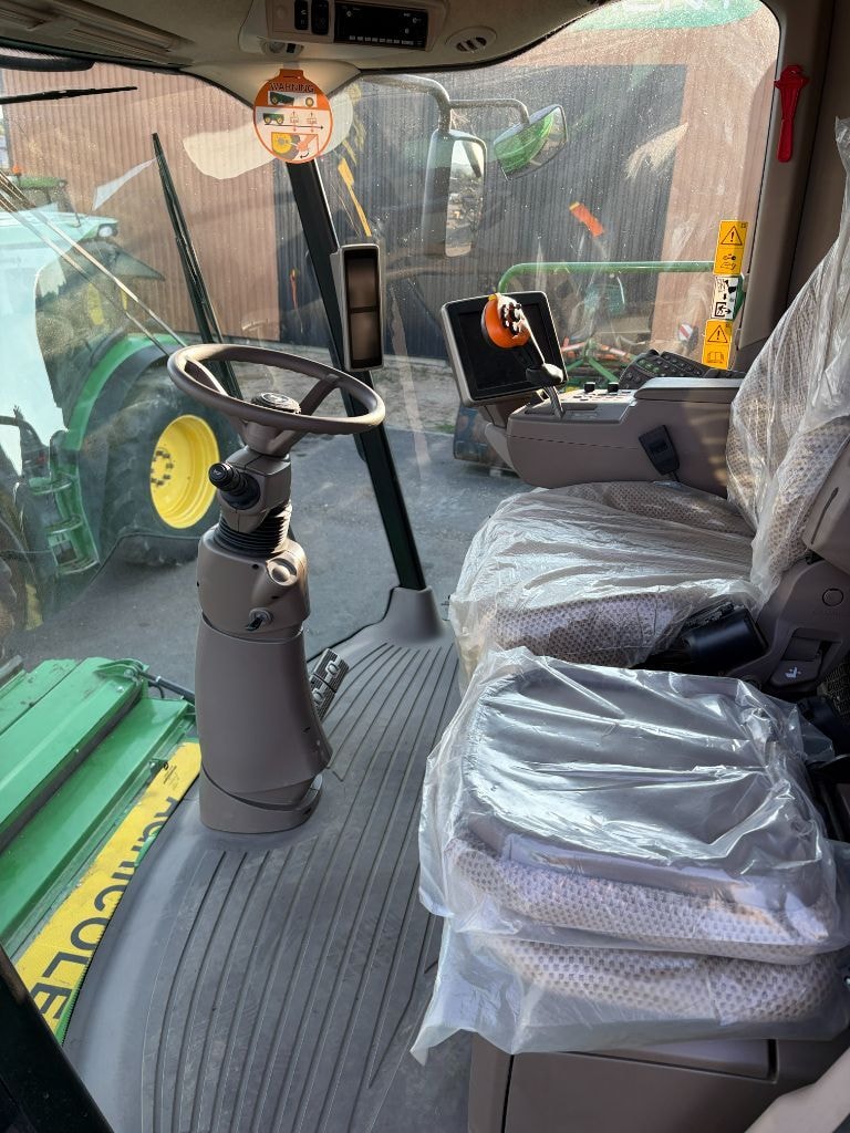 Moissonneuse JOHN DEERE T660 HM - photo slide 20