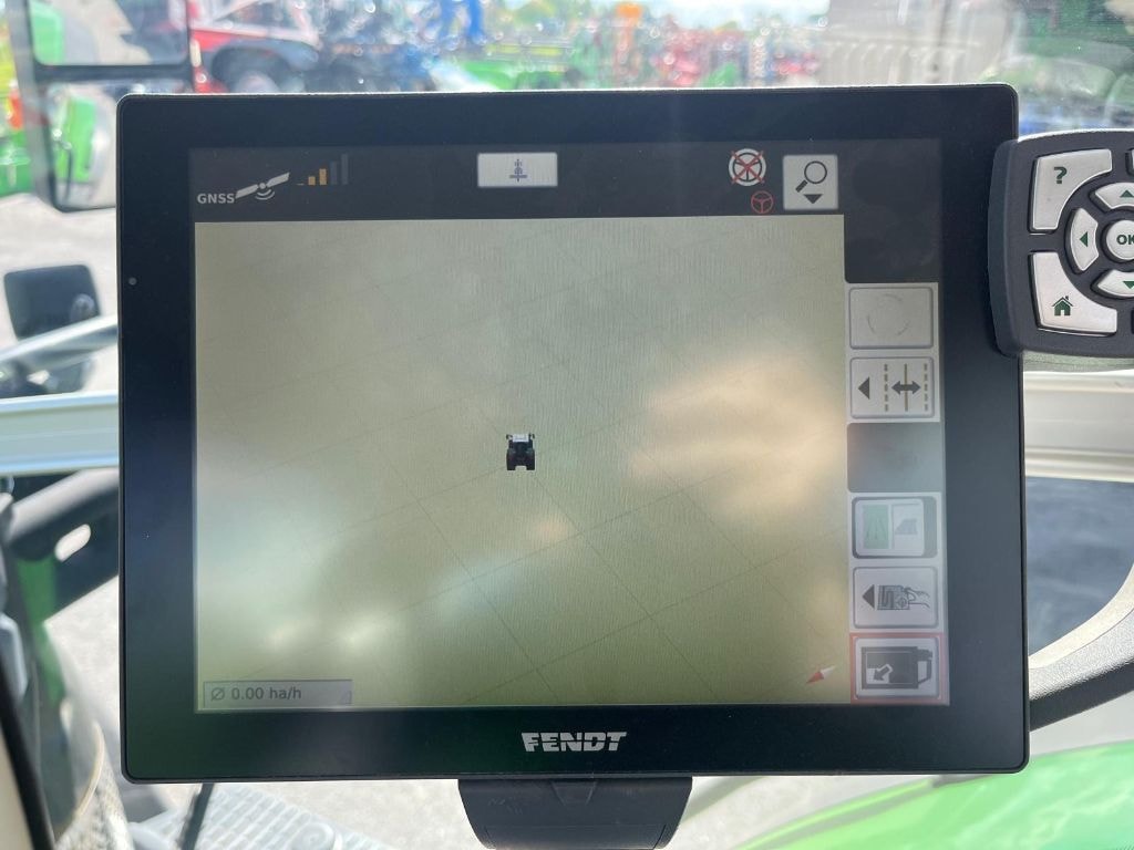 Tracteur FENDT 824 VARIO PROFI + - photo slide 30