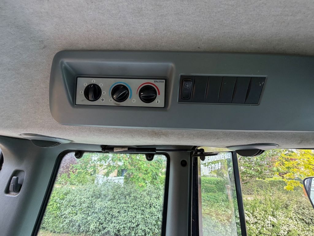 Tracteur VALTRA N163eV - photo slide 16