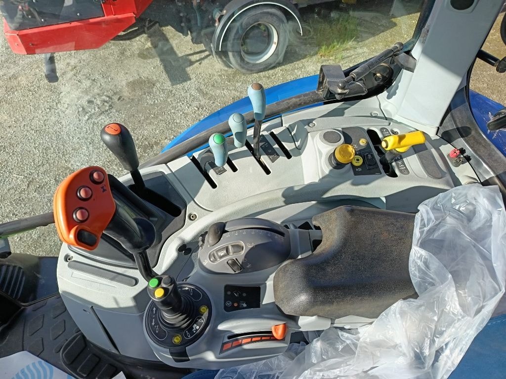 Tracteur NEW HOLLAND T6.125S - photo slide 7