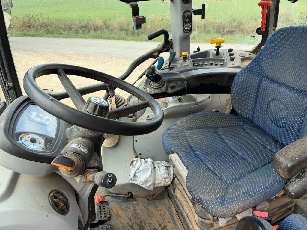 Tracteur chargeur NEW HOLLAND T5.100 - photo slide 13