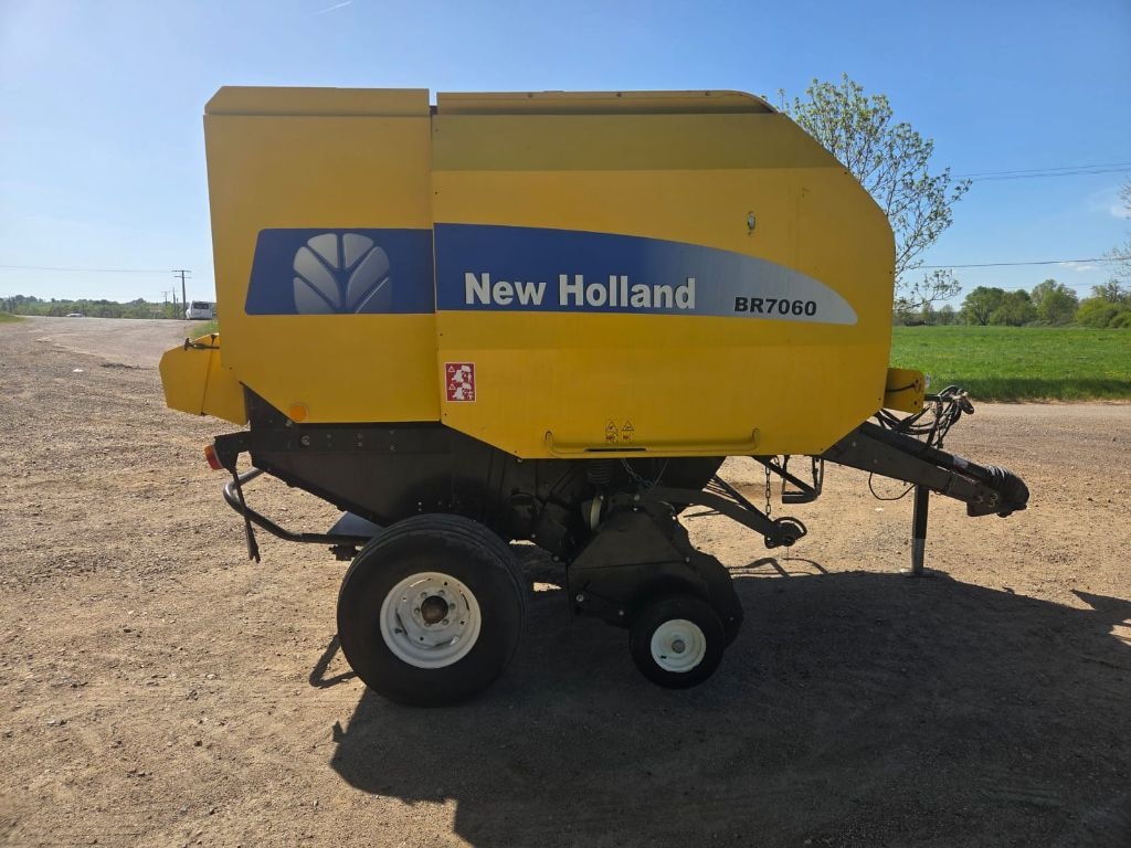 Presse balles rondes NEW HOLLAND BR7060 - photo slide 12