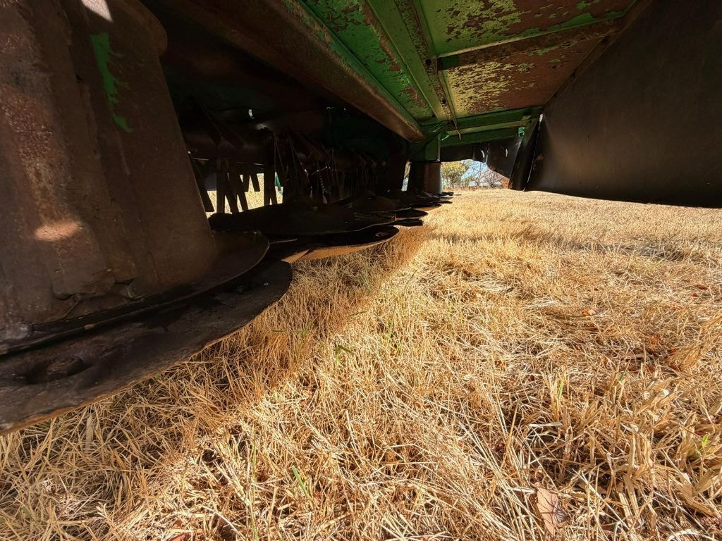 Faucheuse conditionneuse JOHN DEERE 1365 - photo slide 4