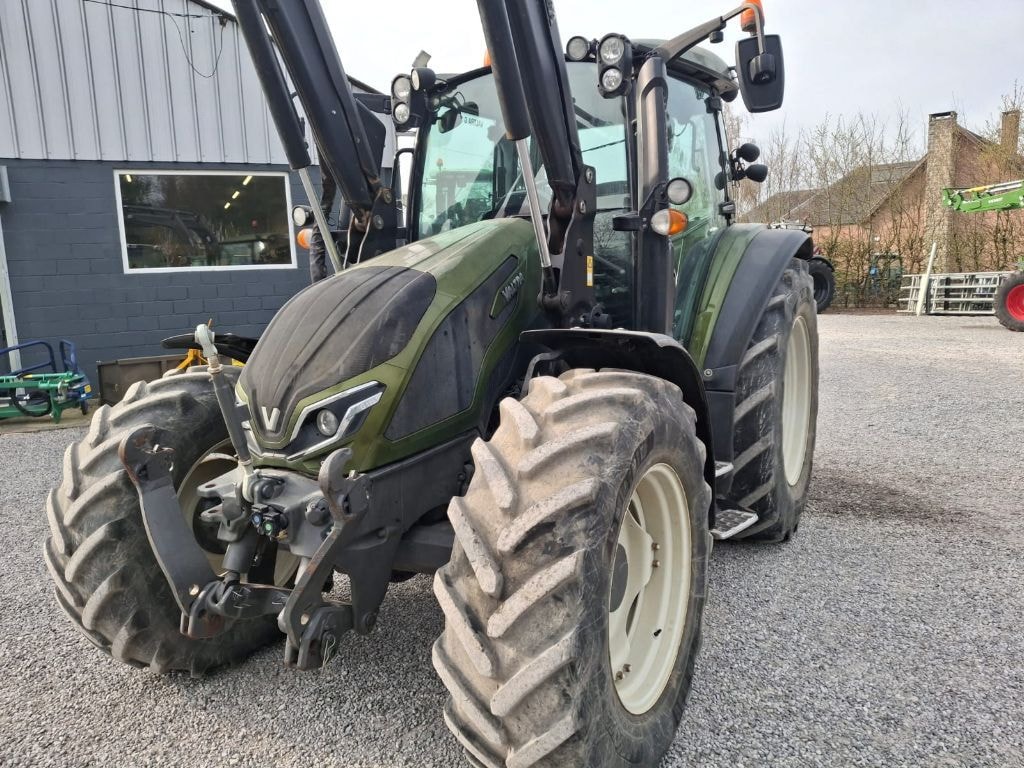 Tracteur VALTRA G135 - photo slide 5