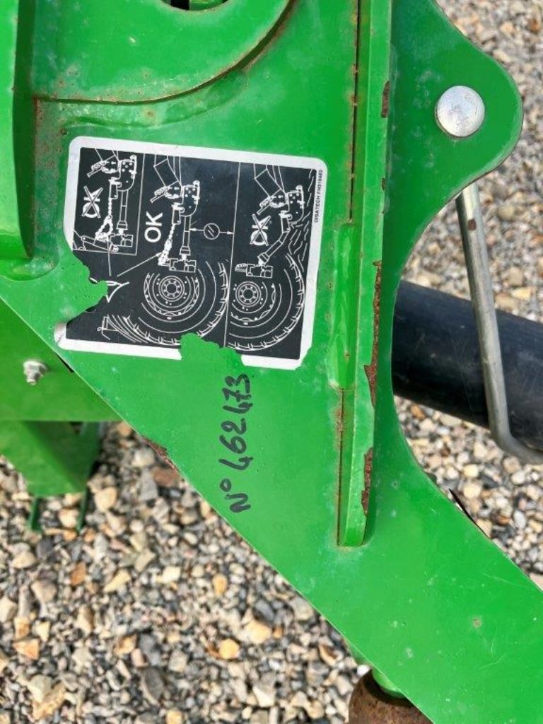 Faucheuse conditionneuse JOHN DEERE 835 - photo slide 14