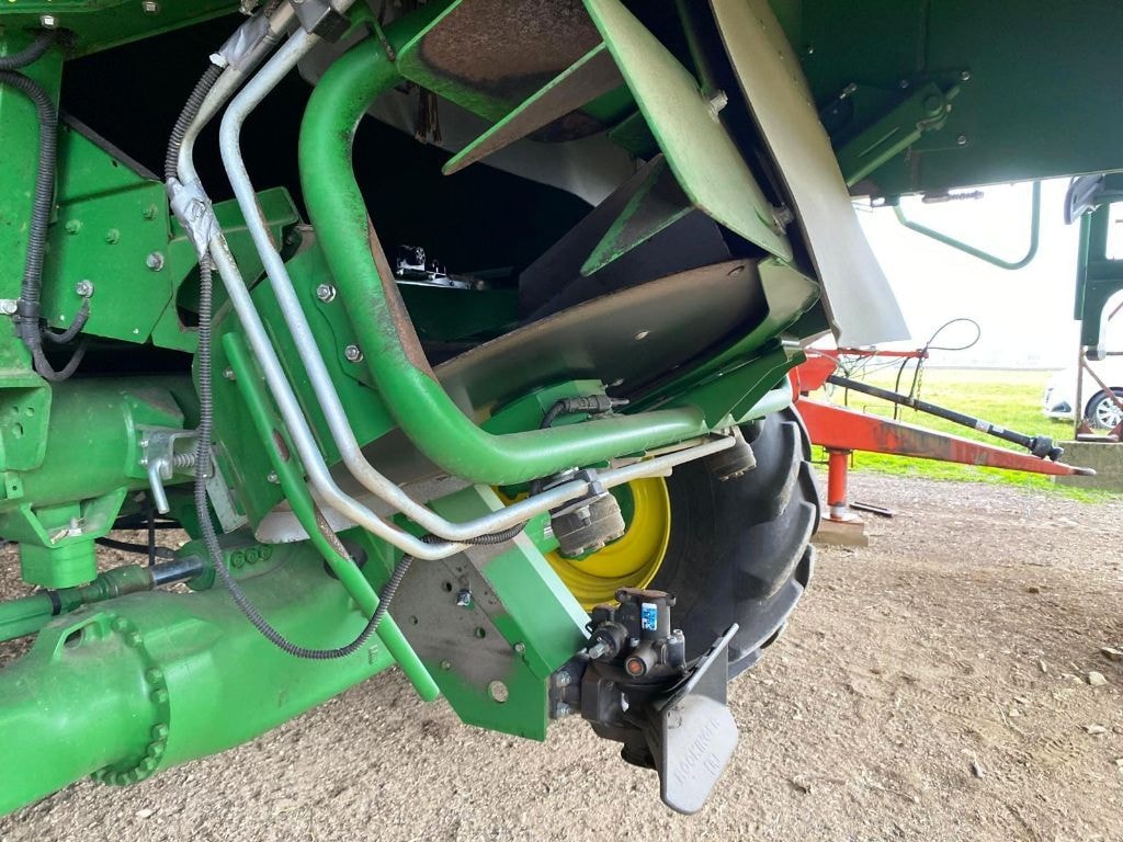 Moissonneuse JOHN DEERE T560 - photo slide 9