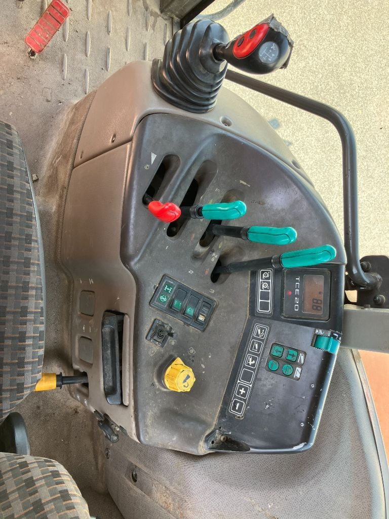 Tracteur chargeur RENAULT ARES 610 RZ - photo slide 10