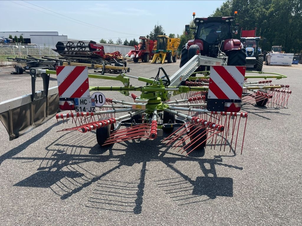 Andaineur CLAAS Liner 700 Twin - photo slide 10