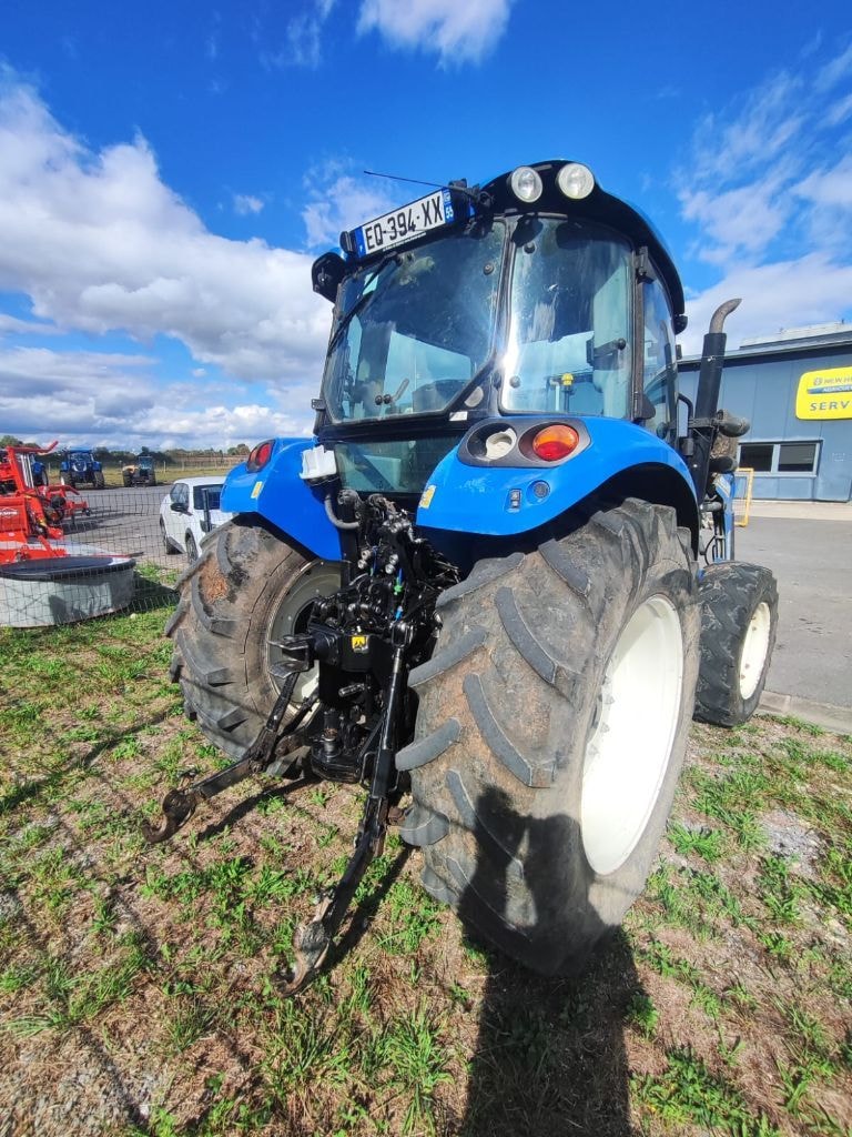Tracteur chargeur NEW HOLLAND T4.95 - photo slide 5