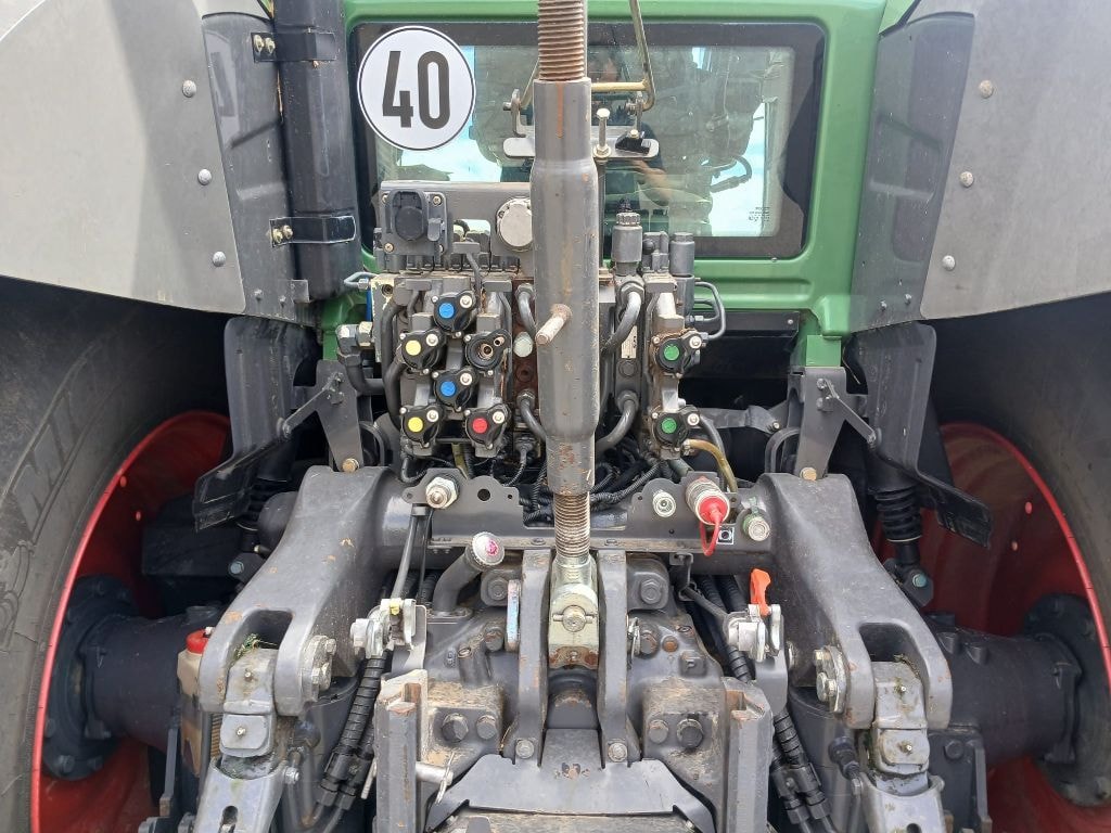Tracteur FENDT 826 VARIO - photo slide 5