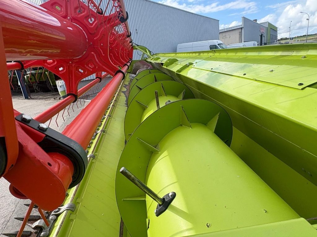 Moissonneuse CLAAS TRION 730 - photo slide 30