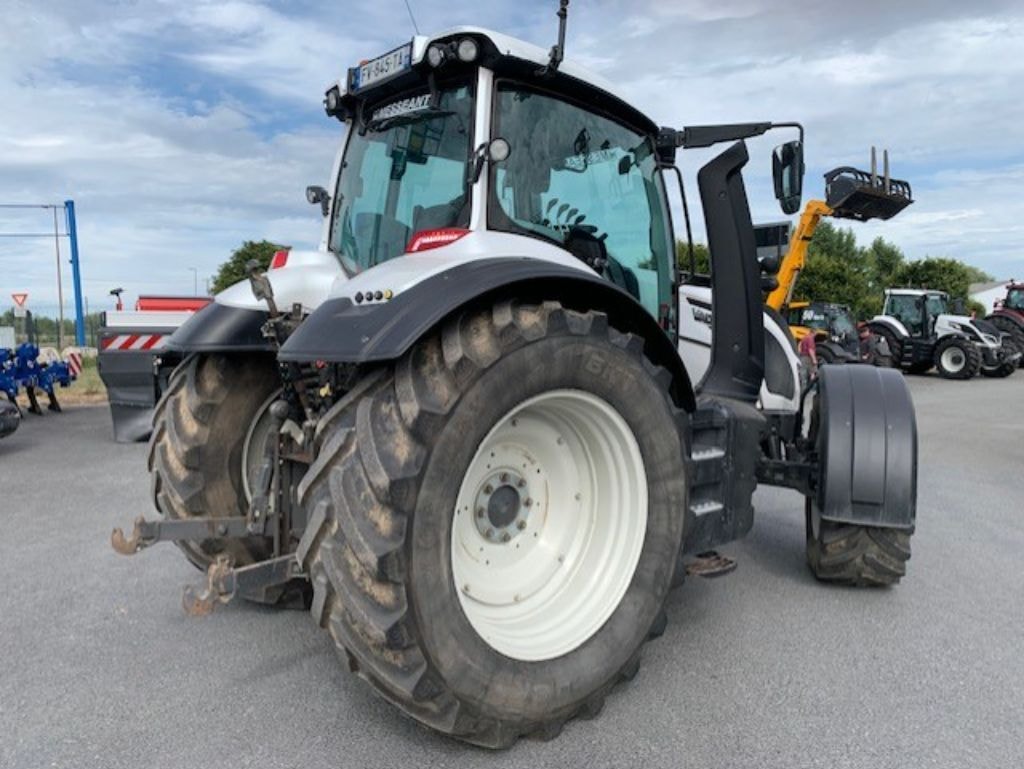 Tracteur VALTRA T214 Active - photo slide 3