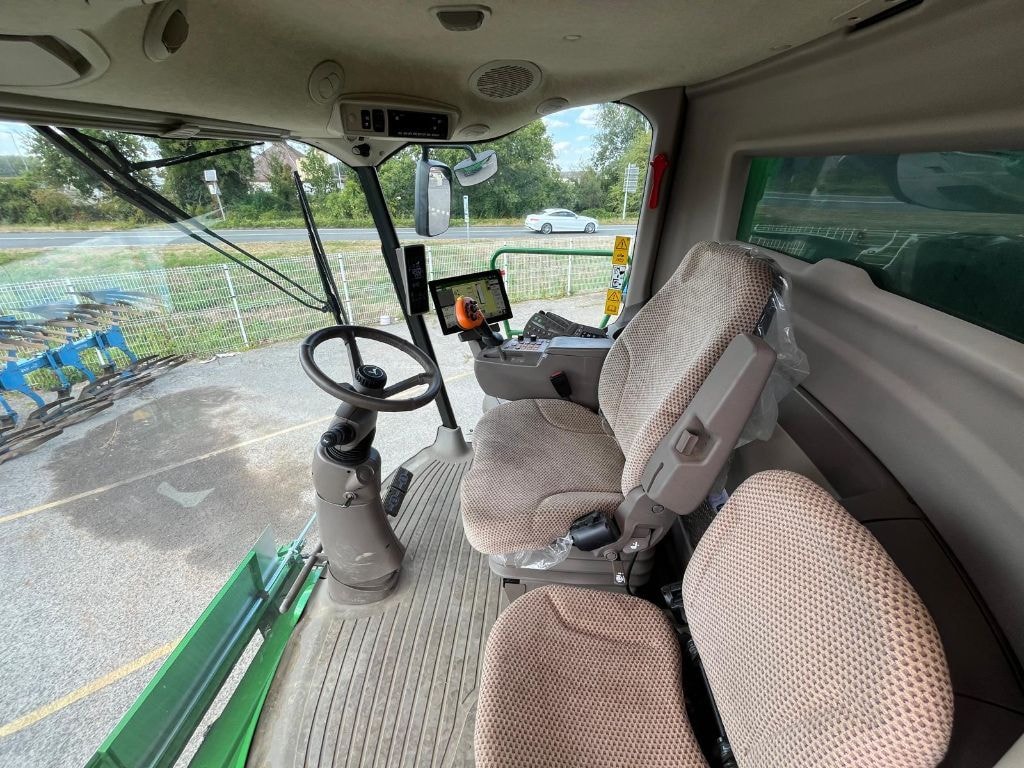 Moissonneuse JOHN DEERE T560i HILLMASTER - photo slide 17