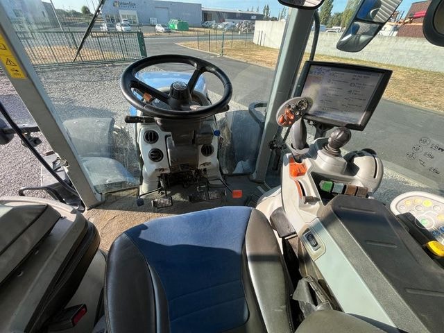 Tracteur NEW HOLLAND T7.275 HD - photo slide 15