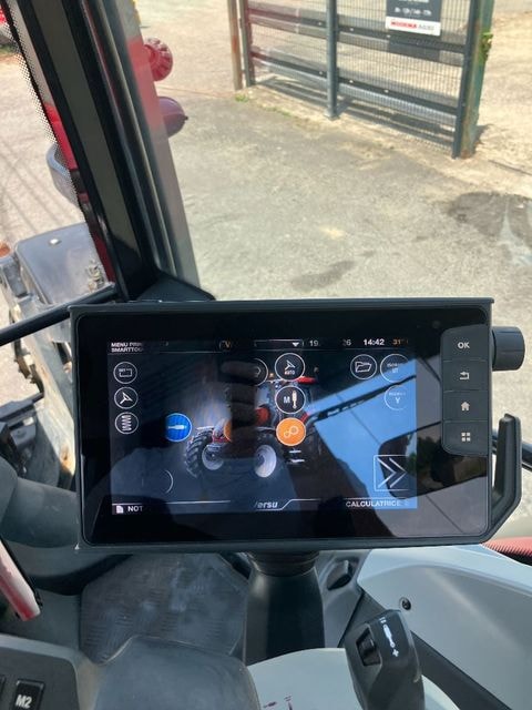 Tracteur VALTRA G135 - photo slide 13