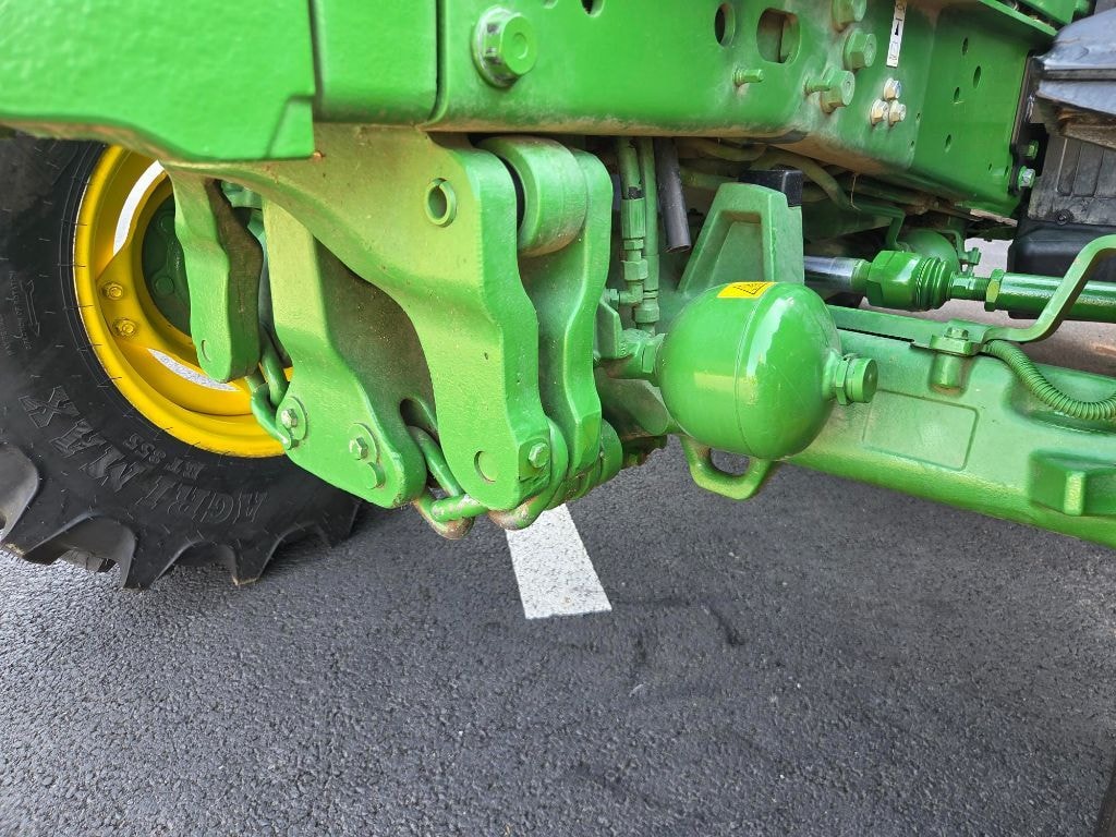 Tracteur chargeur JOHN DEERE 6100M - photo slide 13