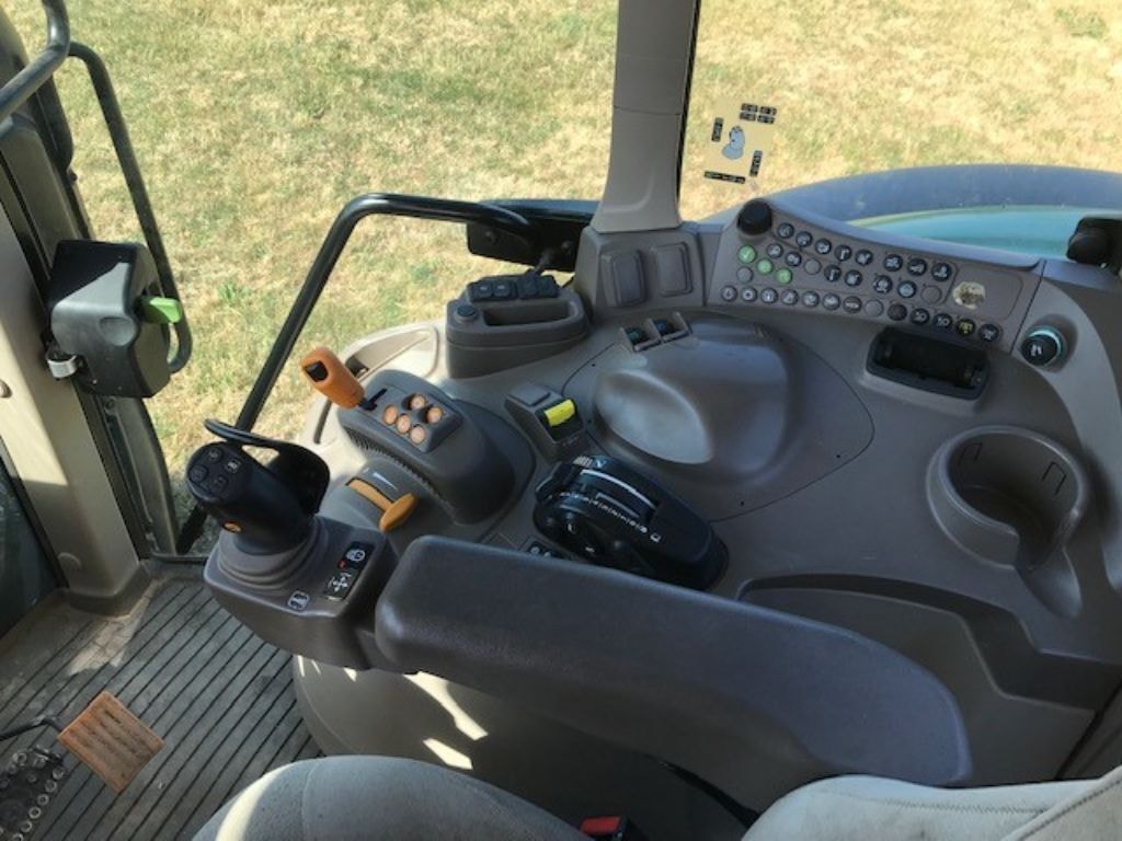 Tracteur chargeur JOHN DEERE 6110 M COMMANDQUAD  - photo slide 9