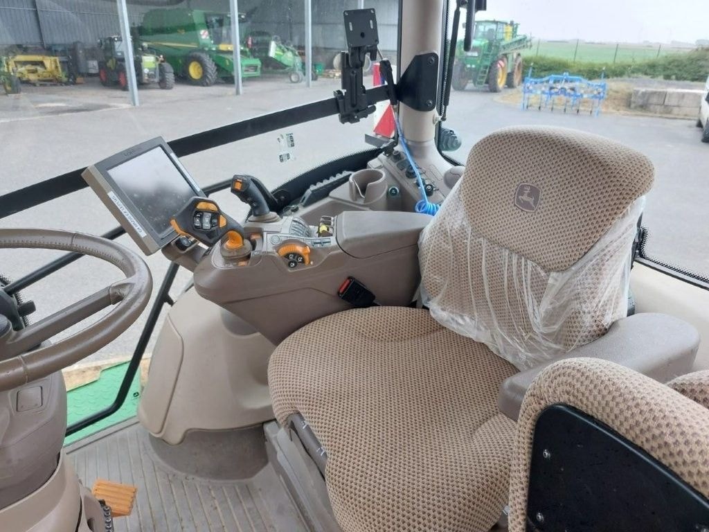 Tracteur JOHN DEERE 6R250 - photo slide 10
