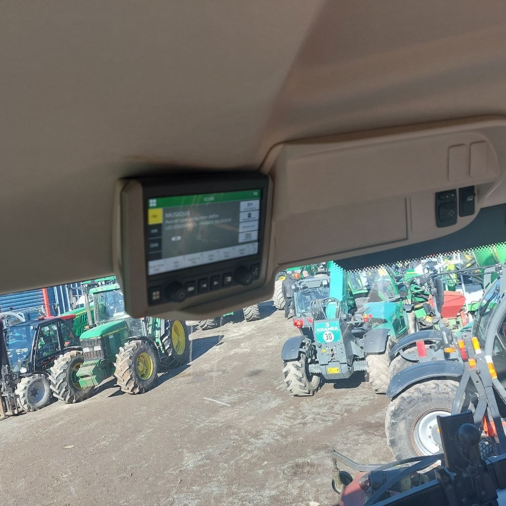 Tracteur JOHN DEERE 6R155 - photo slide 8
