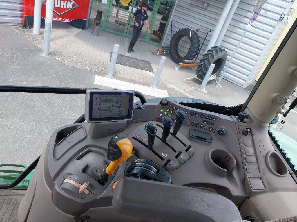 Tracteur JOHN DEERE 6140R - photo slide 7