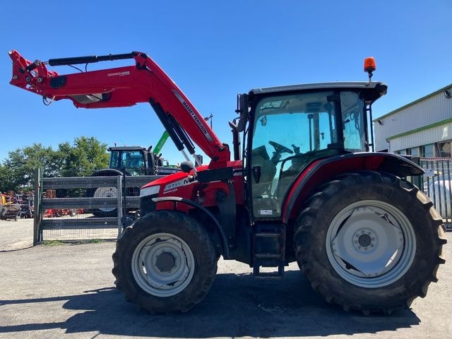 Tracteur chargeur MASSEY FERGUSON 5711M - photo slide 9