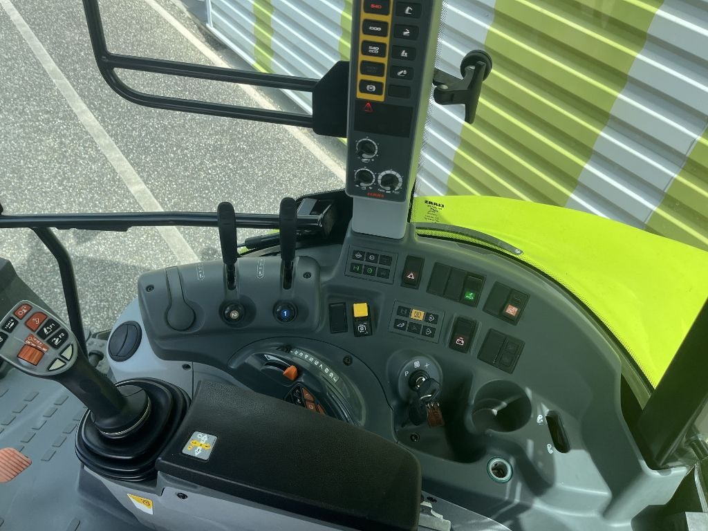 Tracteur CLAAS Arion 450 - photo slide 9