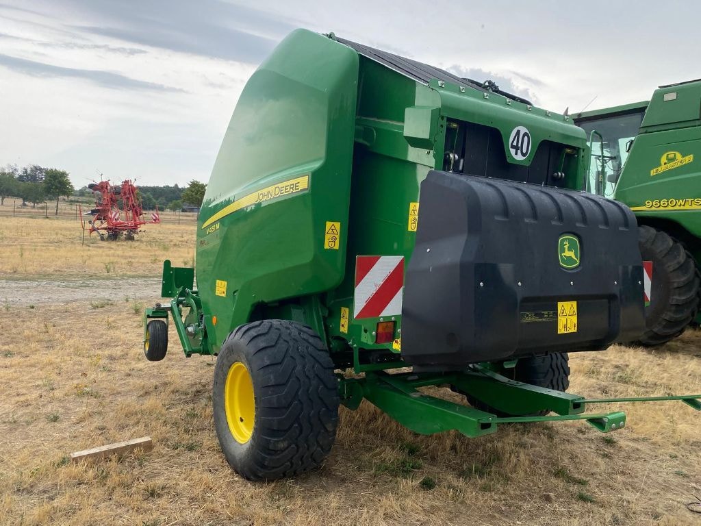 Presse balles rondes JOHN DEERE V451m  - photo slide 7