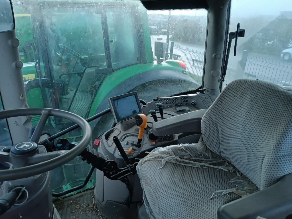 Tracteur JOHN DEERE 6110R - photo slide 3