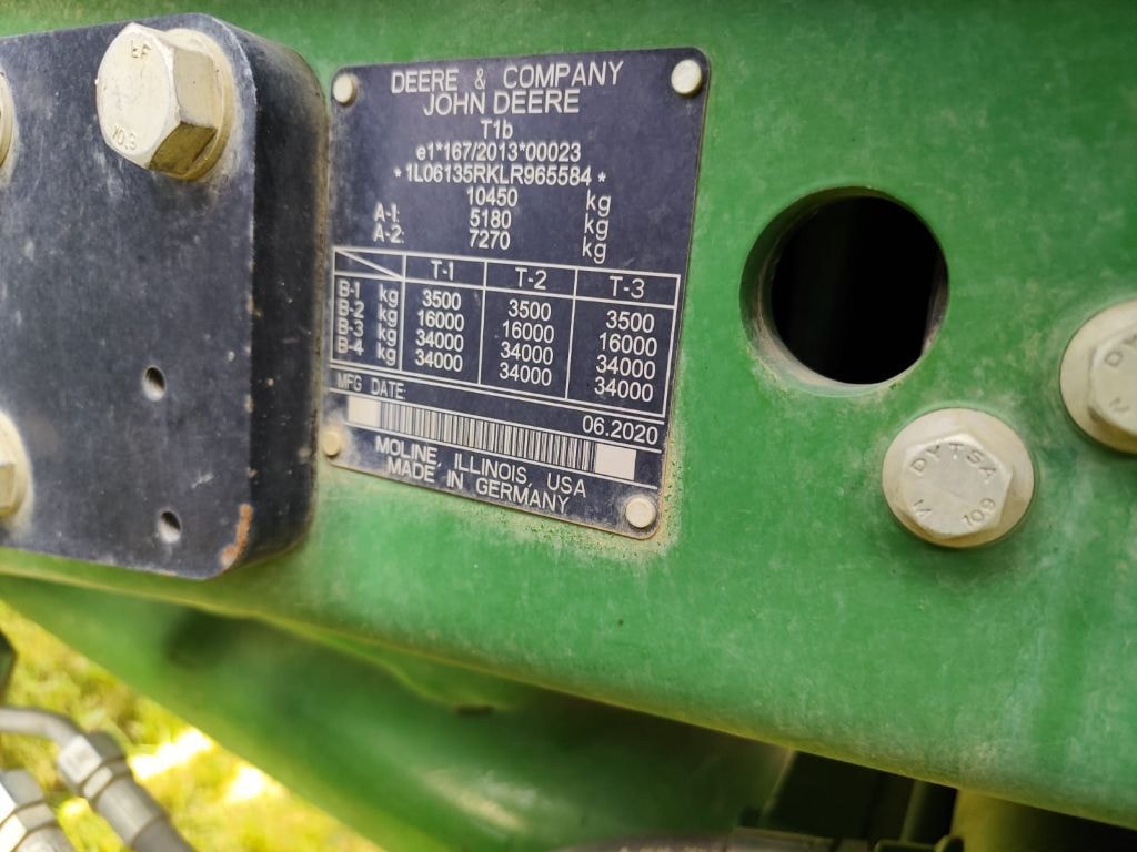 Tracteur JOHN DEERE 6135R - photo slide 11