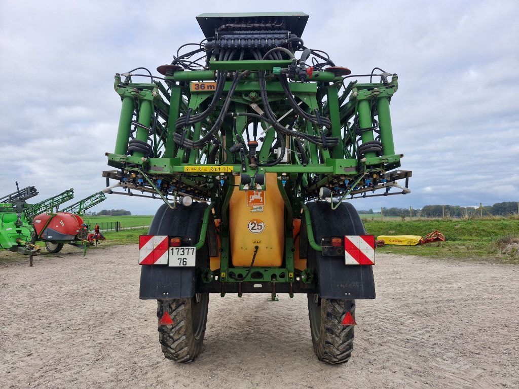 Pulverisateur AMAZONE Ux4200 - photo slide 6