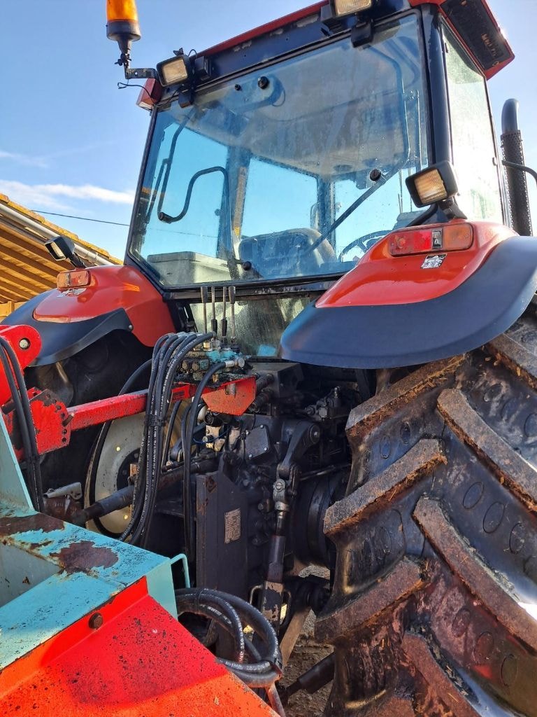 Tracteur NEW HOLLAND M135 - photo slide 2