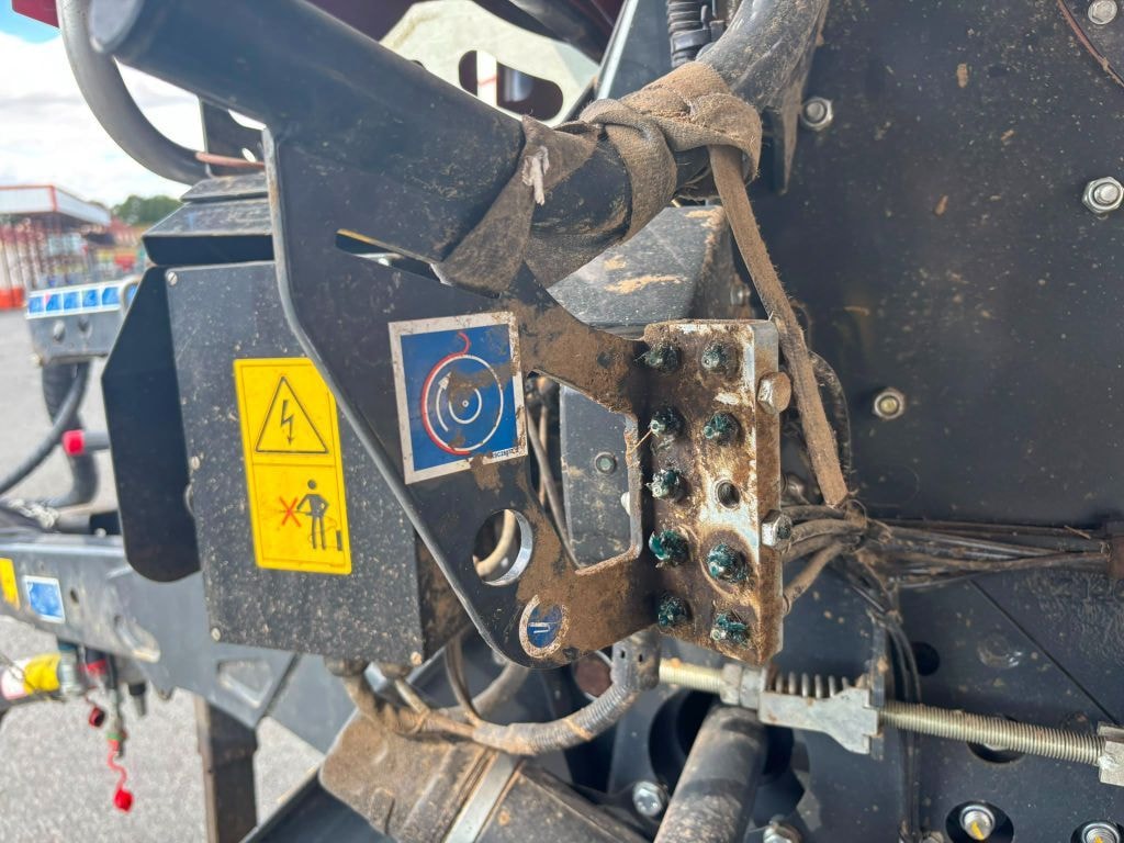 Presse balles rondes KUHN VB 7160 - photo slide 10