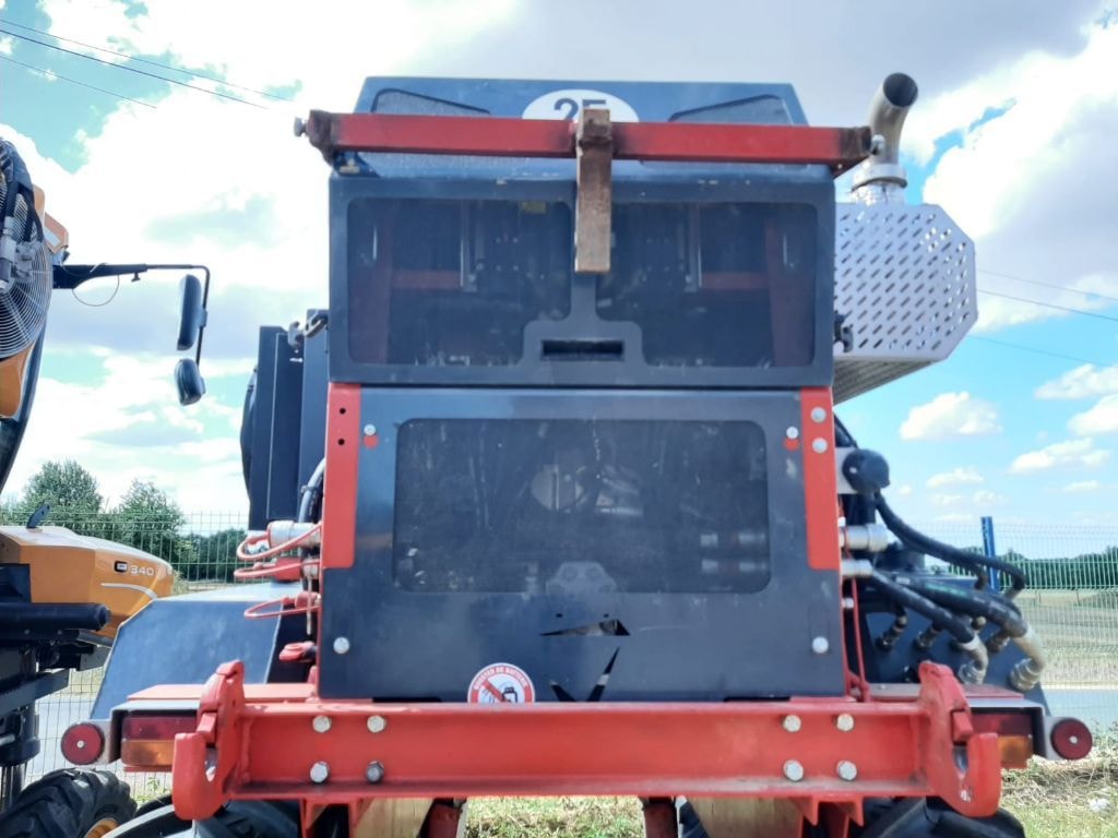 Tracteur enjambeur VERMANDE MR 1135 - photo slide 21