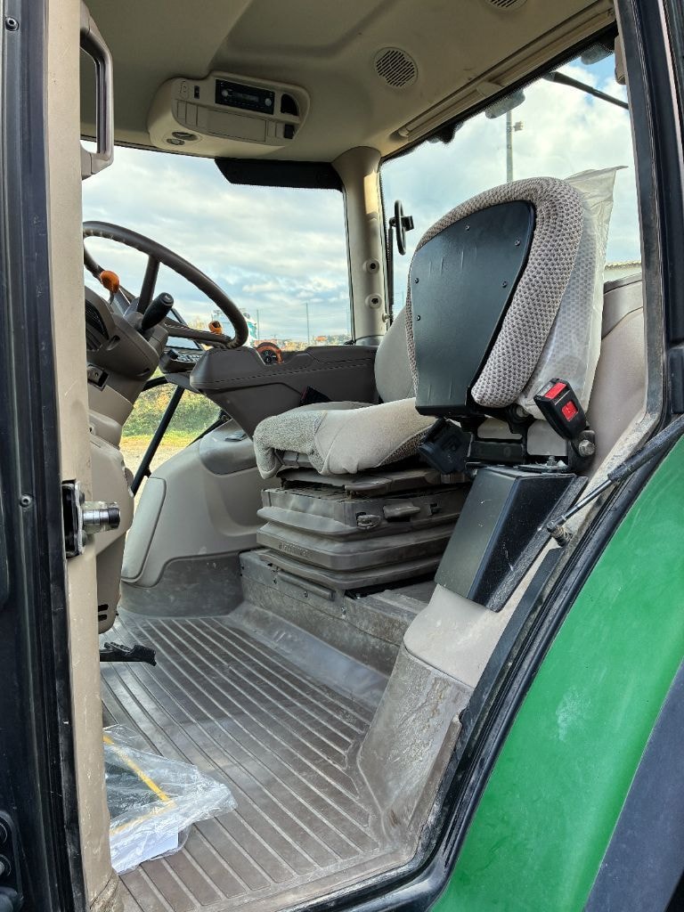 Tracteur JOHN DEERE 6110R - photo slide 7