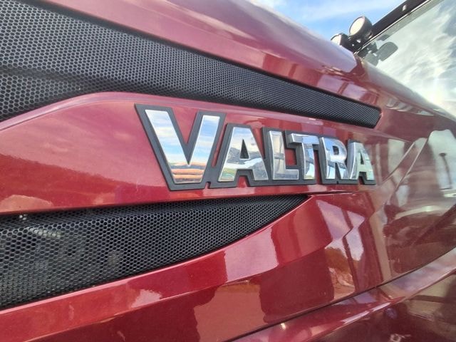 Tracteur VALTRA T215 - photo slide 10