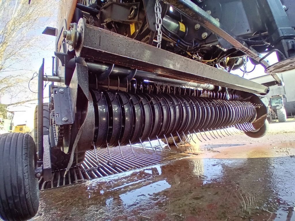 Presse balles rondes CASE IH RB 455 - photo slide 7