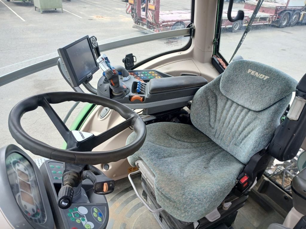 Tracteur FENDT 826 VARIO - photo slide 8