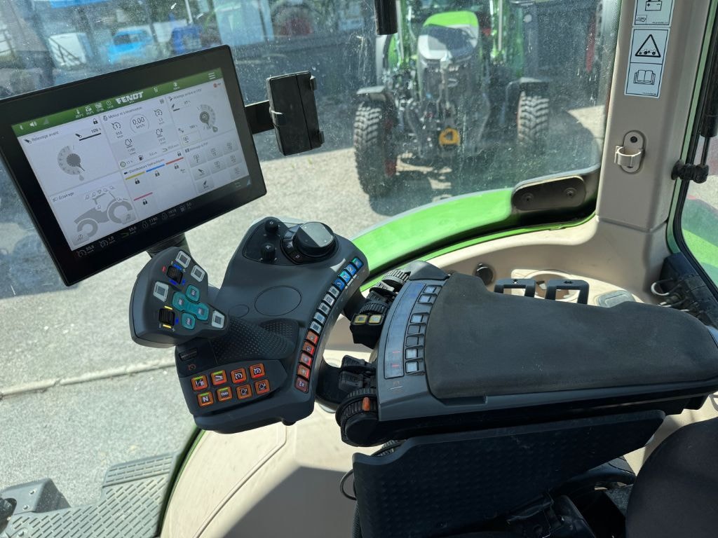 Tracteur FENDT 716 power - photo slide 22