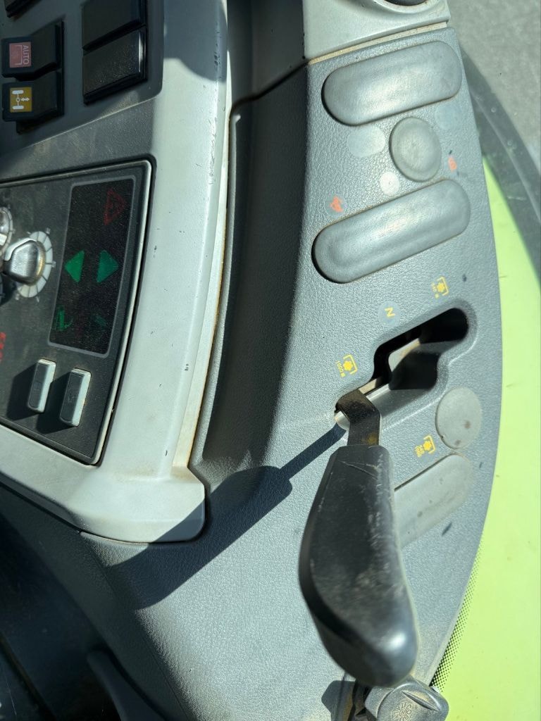 Tracteur CLAAS AXION 810 CIS TRADITI - photo slide 14