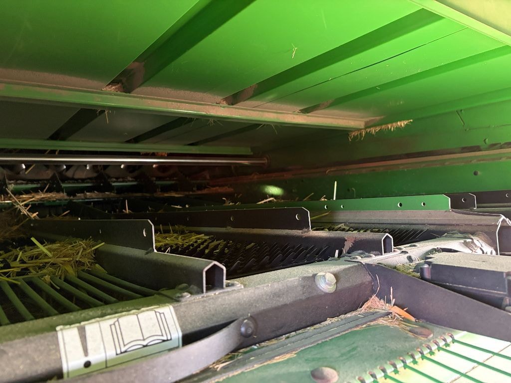 Moissonneuse JOHN DEERE T660 HM - photo slide 9
